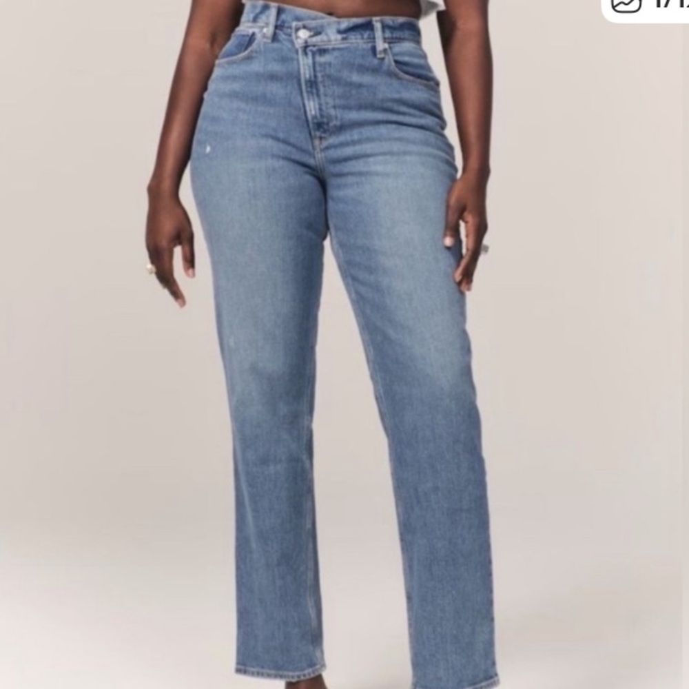 Abercrombie Ultra High Rise 90s Straight 4R